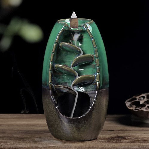 Porta-incenso em forma de cascata