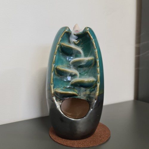 Porta-incenso em forma de cascata